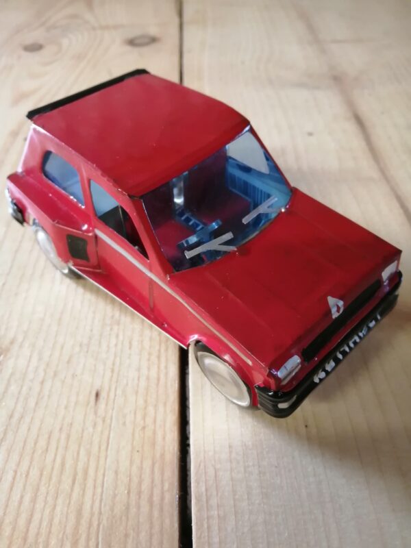 Handmade-model-Renault 5