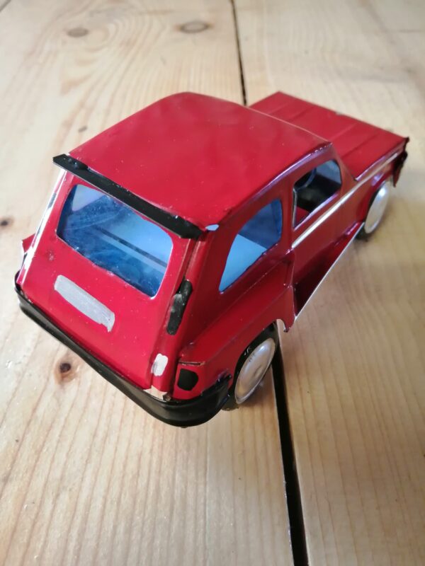 Handmade-model-Renault 5